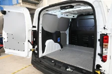 Left-side panelling and floor panel for the Courier