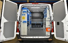 Rivestimento interno con pianale e pannellatura per NV250