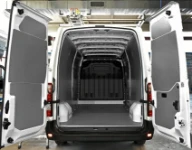 Mercedes Sprinter con pianale e rivestimenti interni Syncro System