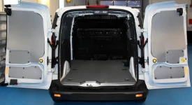 Mercedes Sprinter con pianale e rivestimenti interni Syncro System