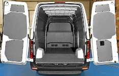 Mercedes Sprinter con pianale e rivestimenti interni Syncro System