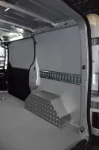 Rivestimento lato sinistro del Dokker con copriruota in alluminio mandorlato