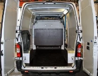 Vista d'insieme dell'allestimento Syncro Ultra nel vano di carico del NV250