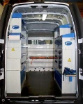 Allestimento officina mobile sul Dacia Dokker con morsa, portarotolo e tanica