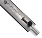 01_A cargo bar with its safety clip engaged