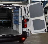 04_Bar and strap case storage in the Peugeot Expert