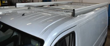 05_ The Ultrasilent cross-bar on the Boxer’s roof