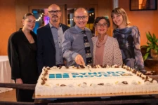 09_The Syncro party: Giorgia, Adamo, Luca, Bibiana and Alessia Comunello cut the Syncro Moves cake