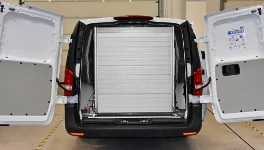 A 600 kg aluminium ramp in a Vito