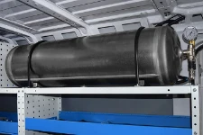 A supplementary compressed air tank for vans