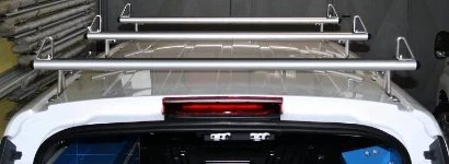 Roof bars with load stops on a 2013 Connect