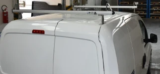 Roof bars on the roof of the Fiat Fiorino
