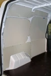 Scaffale e pannello portautensili su Jumpy allestito