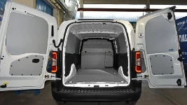 Syncro floor and bodywork liners in a Partner