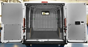 Rivestimento interno con pianale e pannellatura per Berlingo Citroen