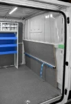 Cassettiera con cassetti capienti e cinghia di fissaggio nel Dacia Dokker
