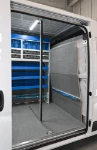 Palo fermacarico, rivestimento pianale e paratia e scaffali su Opel Movano