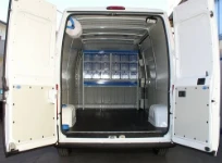 Allestimento officina mobile sul Dacia Dokker con morsa, portarotolo e tanica