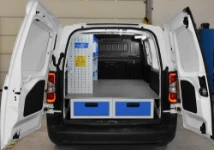 Underfloor drawer units and shelving for the Doblò fit-out