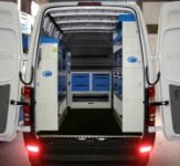 Rivestimento interno con pianale e pannellatura per NV250